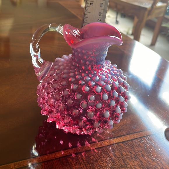beautiful Fenton Cranberry opalescent Hobnail Cruet with stopper. - Picture 13 of 15